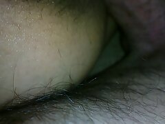 Una chica tiene la garganta ahogada y se la follan al mismo tiempo