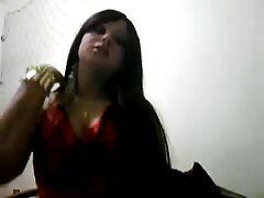 Una puta tetona sexy con un gran culo es embestida analmente