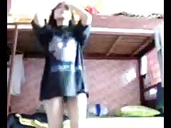 Una jovencita morena de tetas pequeñas es follada muy duro
