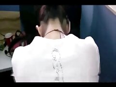 Un par de chicas que adoran sus corsés se montan un trío