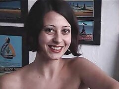 Una cosa con un gran culo está siendo penetrada por una gran polla