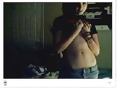 Una morena con coletas se enfrenta a dos hombres al mismo tiempo