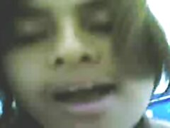 Una linda pelirroja recibe un creampie en esta sesión de follada sexy
